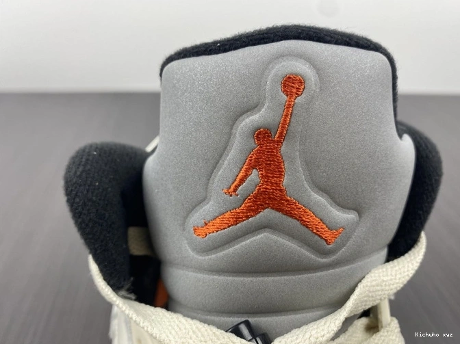Total Jordan Orange Retro DC1060-100 5 0613